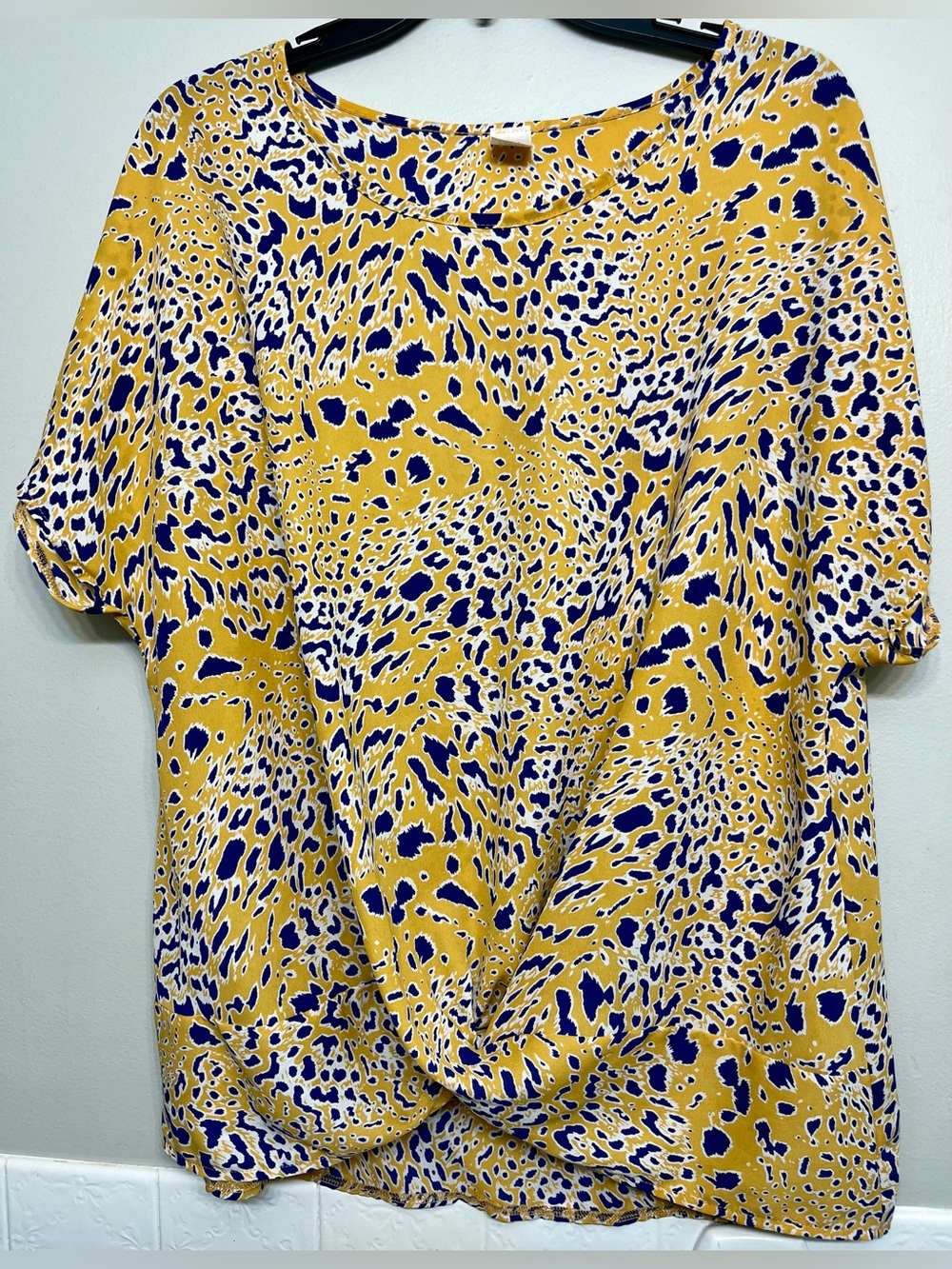 I Joah Short Sleeve Yellow/Blue/White Print Blouse Front Knot | Oversized Medium